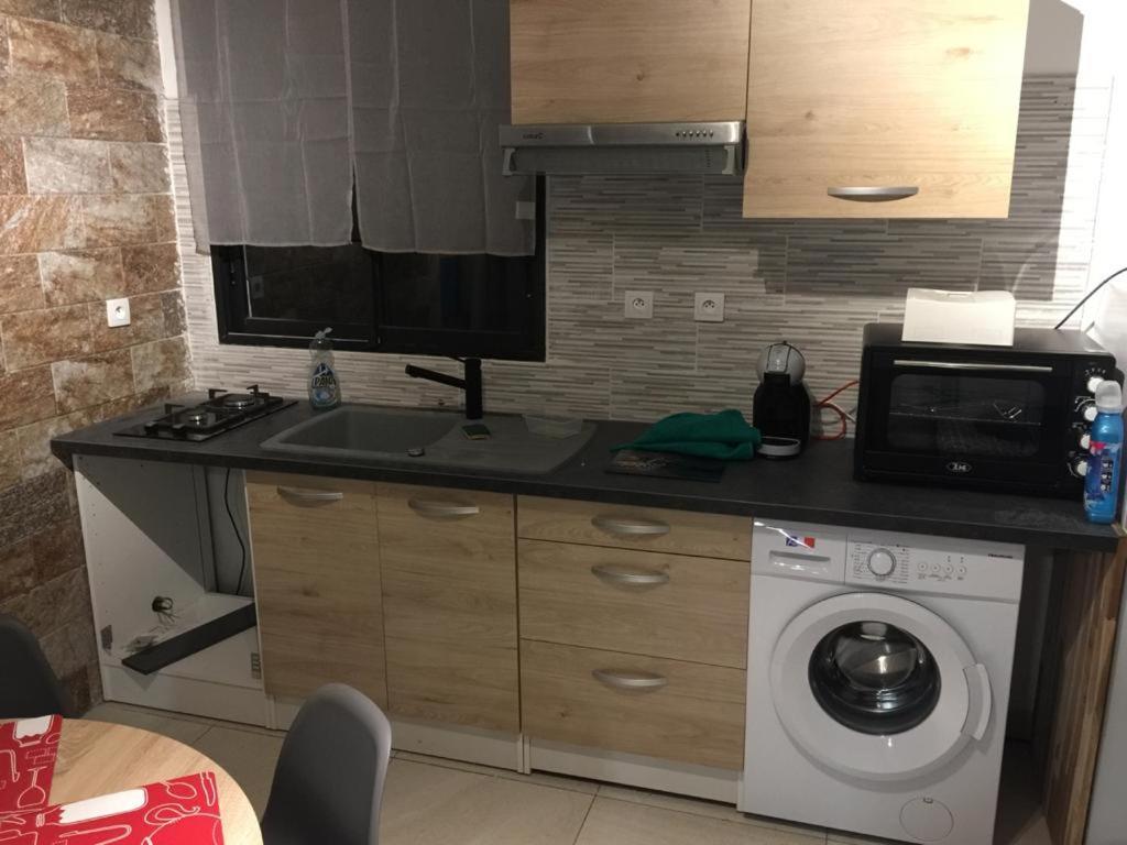 Nicole Residence Avec Piscine Chauffee & Jacuzzi Сен-Андре Екстериор снимка