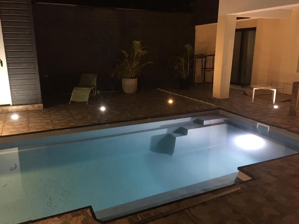 Nicole Residence Avec Piscine Chauffee & Jacuzzi Сен-Андре Екстериор снимка