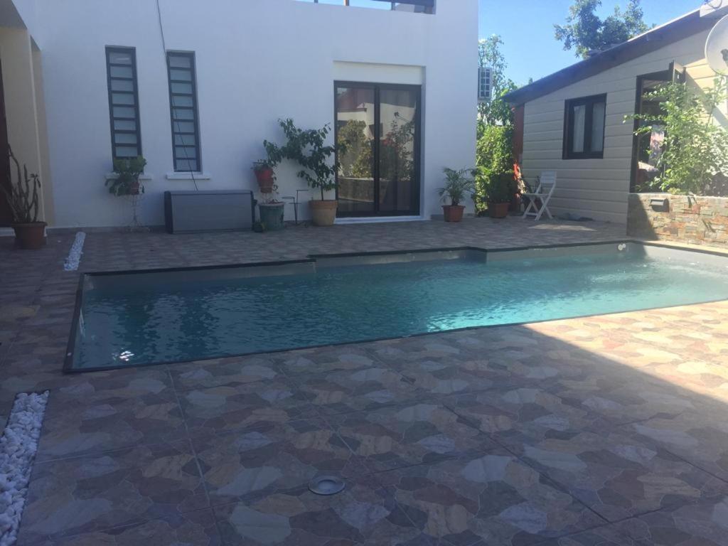 Nicole Residence Avec Piscine Chauffee & Jacuzzi Сен-Андре Екстериор снимка
