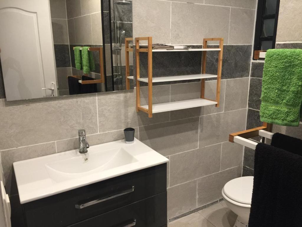 Nicole Residence Avec Piscine Chauffee & Jacuzzi Сен-Андре Екстериор снимка