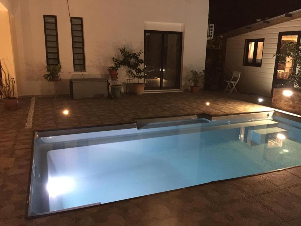 Nicole Residence Avec Piscine Chauffee & Jacuzzi Сен-Андре Екстериор снимка