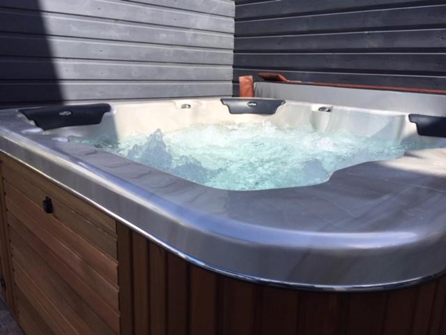 Nicole Residence Avec Piscine Chauffee & Jacuzzi Сен-Андре Екстериор снимка