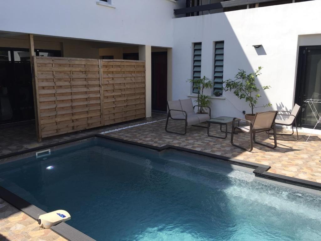 Nicole Residence Avec Piscine Chauffee & Jacuzzi Сен-Андре Екстериор снимка