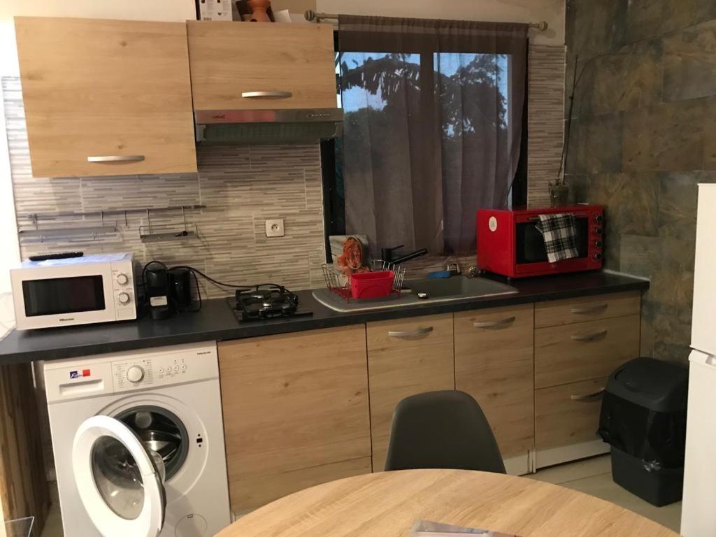 Nicole Residence Avec Piscine Chauffee & Jacuzzi Сен-Андре Екстериор снимка