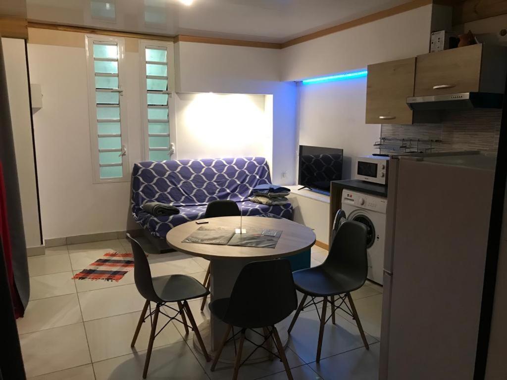 Nicole Residence Avec Piscine Chauffee & Jacuzzi Сен-Андре Екстериор снимка
