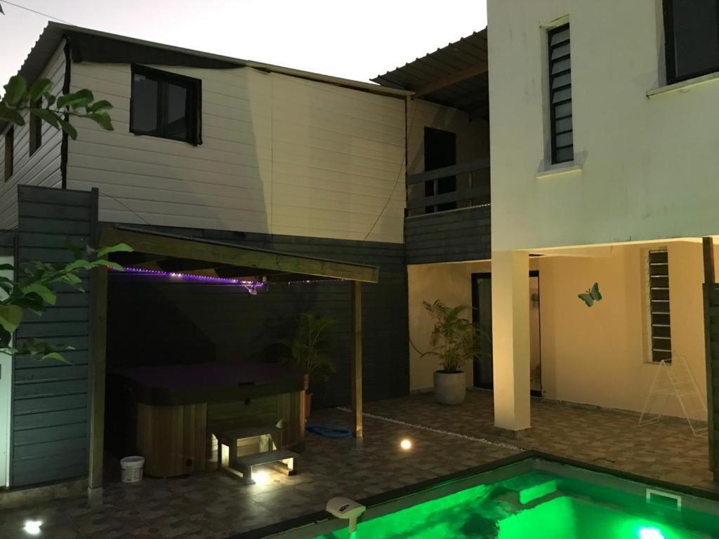 Nicole Residence Avec Piscine Chauffee & Jacuzzi Сен-Андре Екстериор снимка