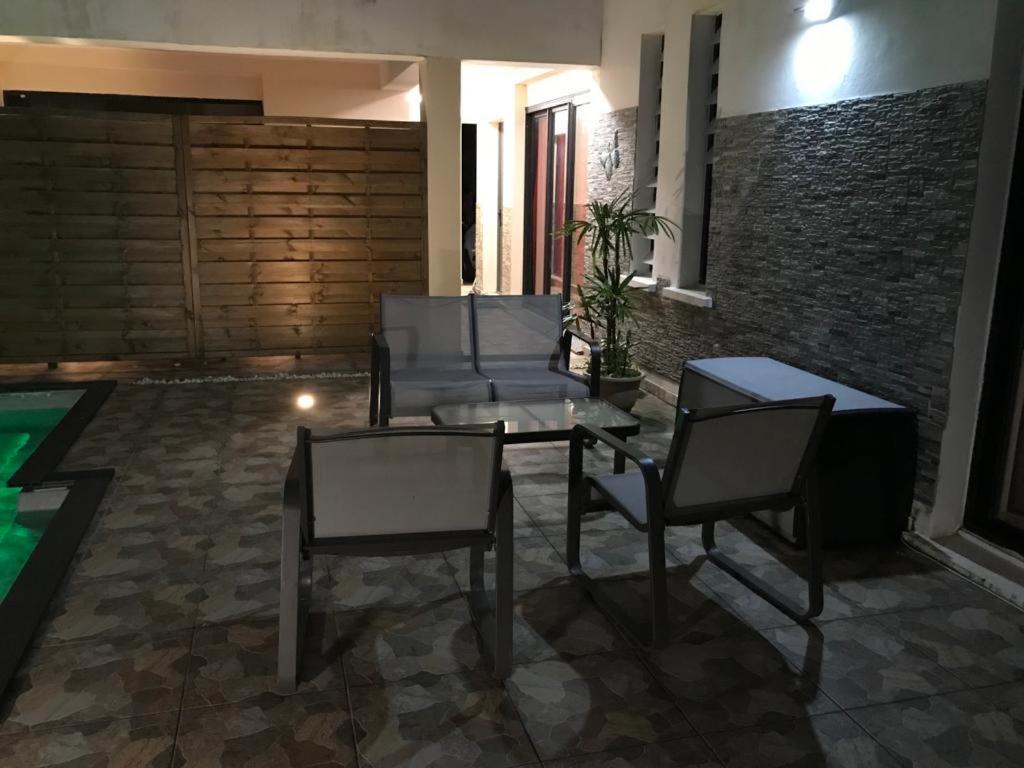 Nicole Residence Avec Piscine Chauffee & Jacuzzi Сен-Андре Екстериор снимка