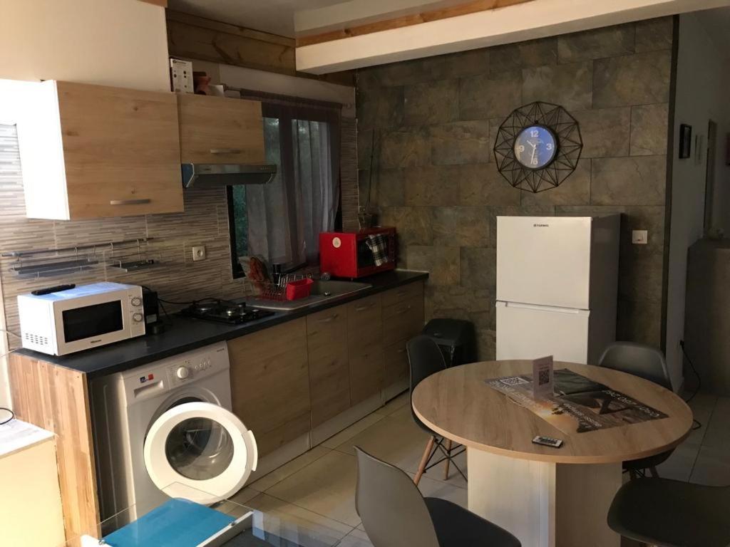Nicole Residence Avec Piscine Chauffee & Jacuzzi Сен-Андре Екстериор снимка
